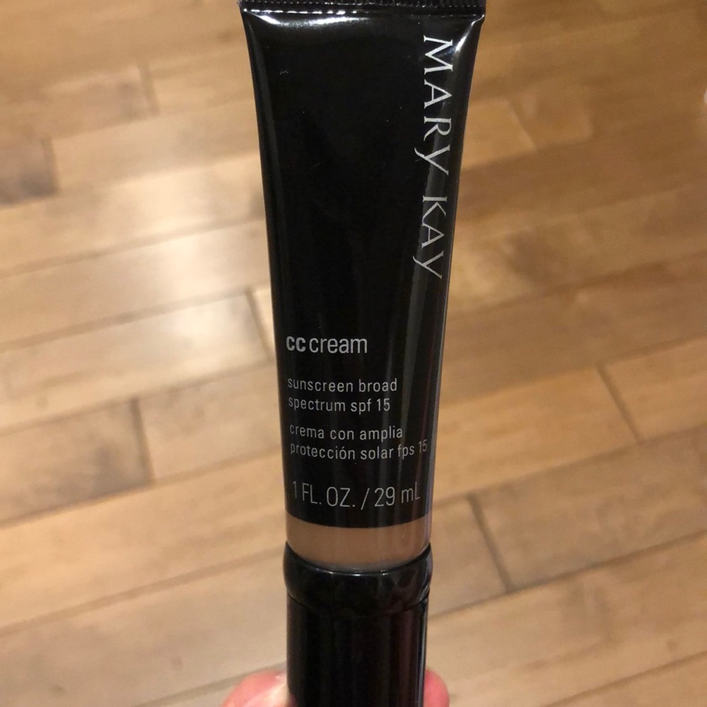 NIB Mary Kay CC Cream in Very Deep